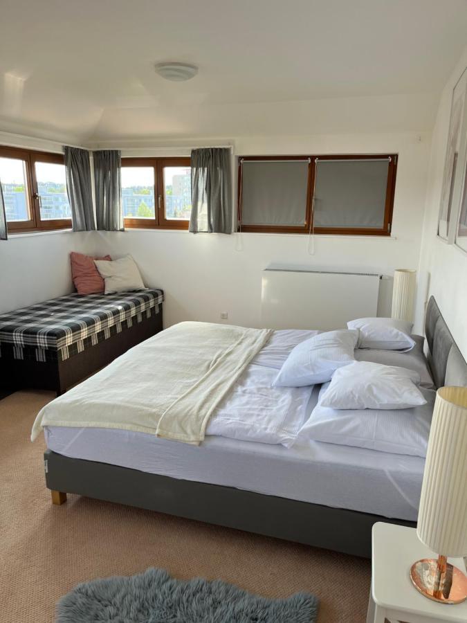 Residence Top Floor Apartment Praag Buitenkant foto